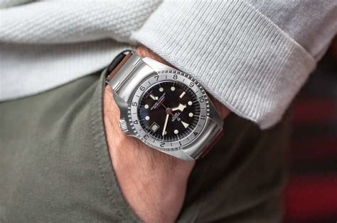 tudor black bay p01 maglia terminale lunetta